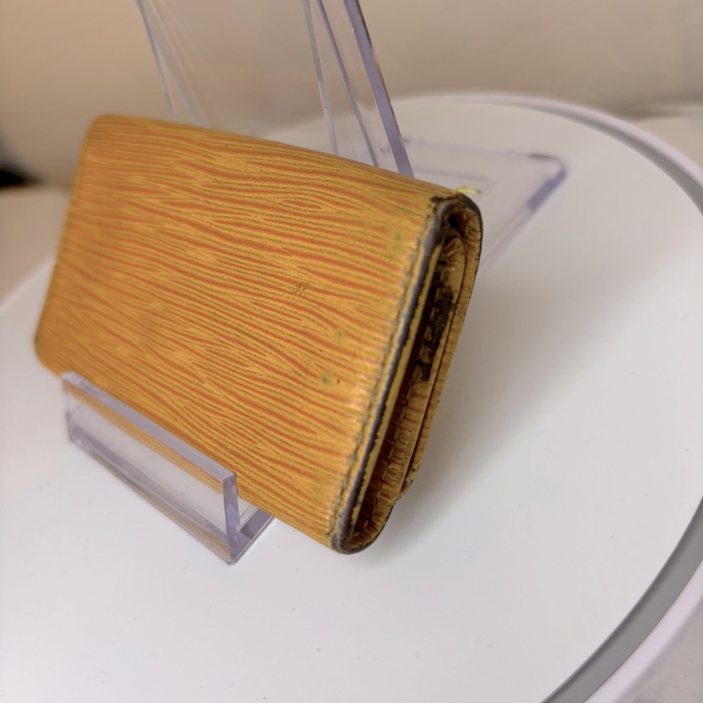 Louis Vuitton Yellow Epi Leather Key‎ Holder - Picture 6 of 13